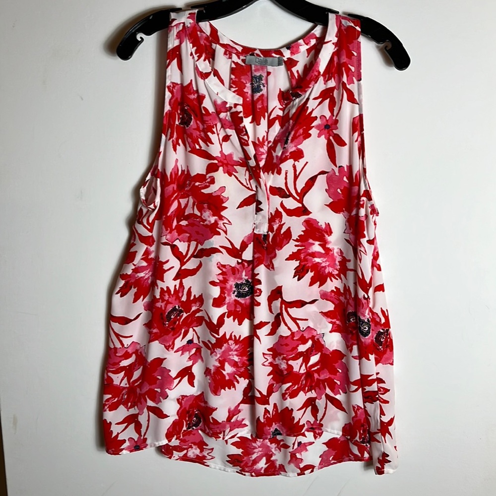 Dalia Women’s Blouse Size XL Red Floral Sleeveless